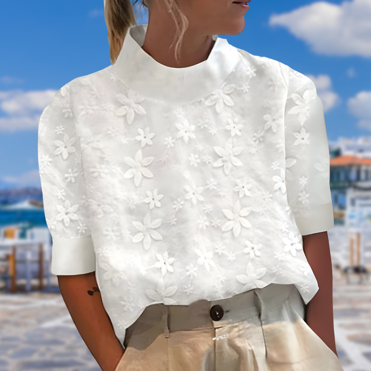 Elin™ | Stilren blus med broderad krage