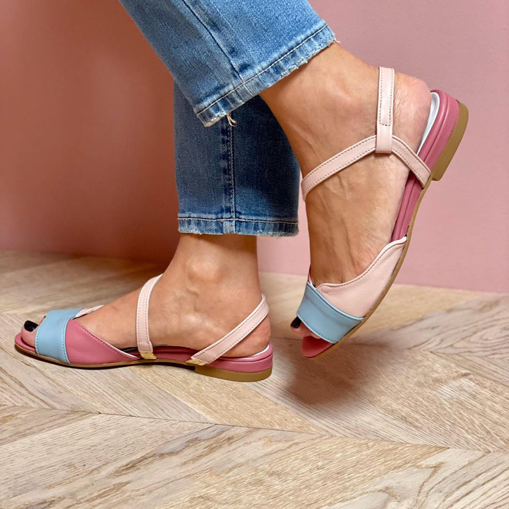 Aria™ | Asymmetriska rosa sandaler