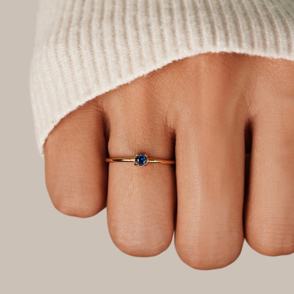 Ringar med födelsestenar
