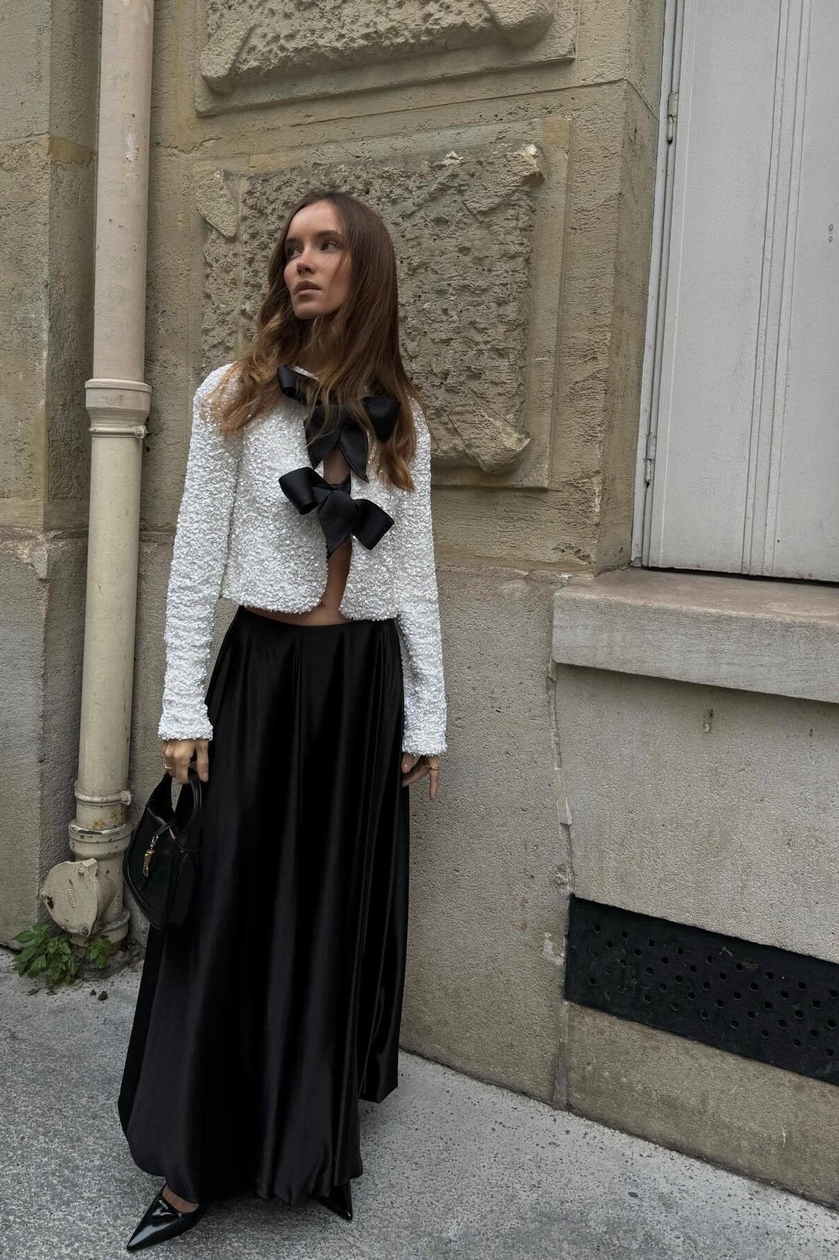 Noria™ | Modern chic blus med knytaccent