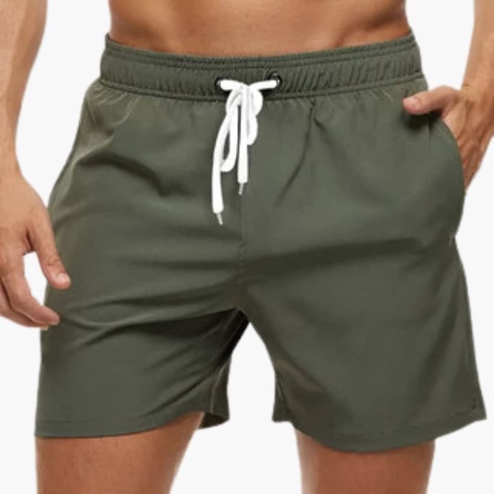 Moderiktiga badshorts - för män med bekväm passform