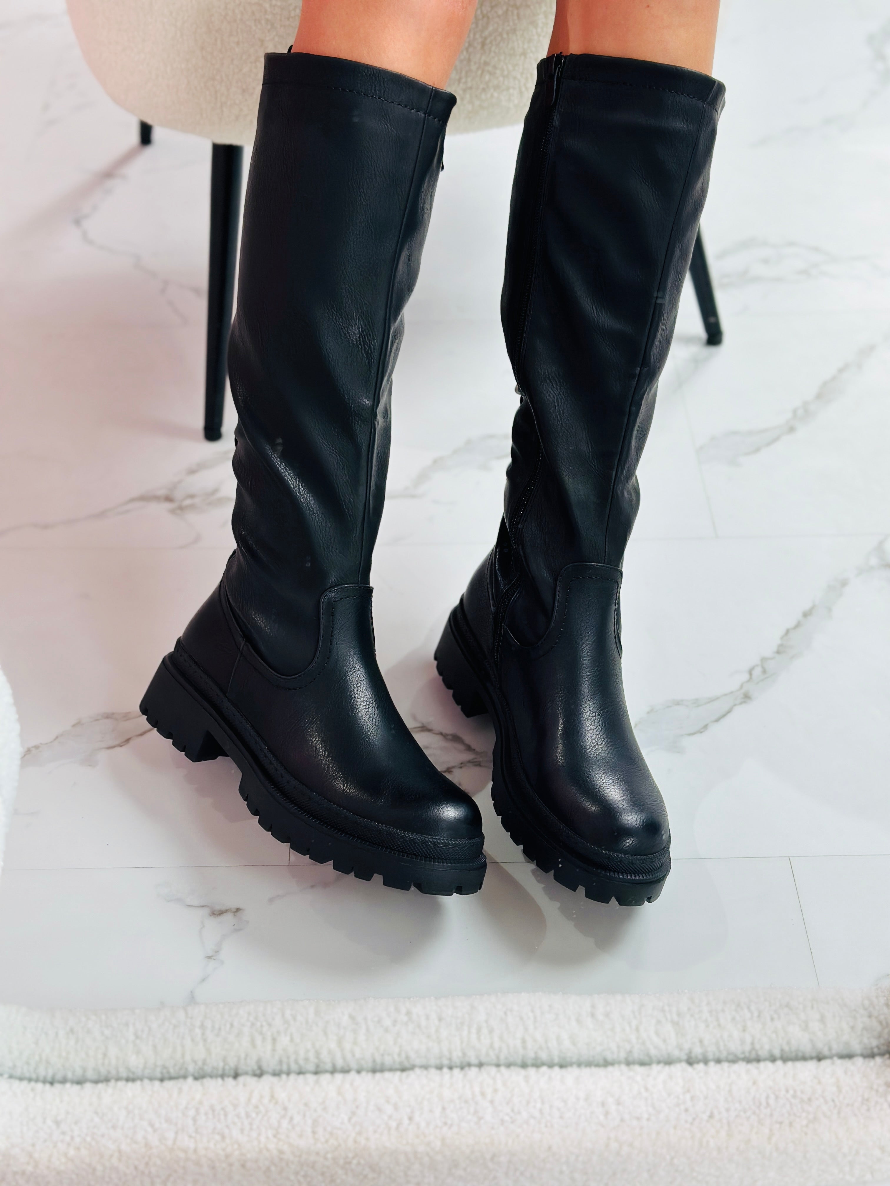 Freya | Svarta höga boots