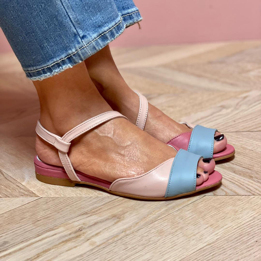 Aria™ | Asymmetriska rosa sandaler